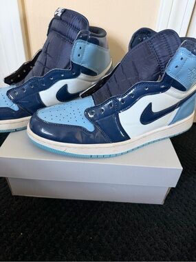Nike Jordan 1 Retro UNC Sneakers - Dark Navy & Sky Blue